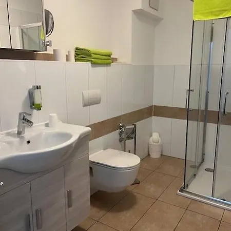 Mit 1 Schlafzimmer Hi-1 * הילדן