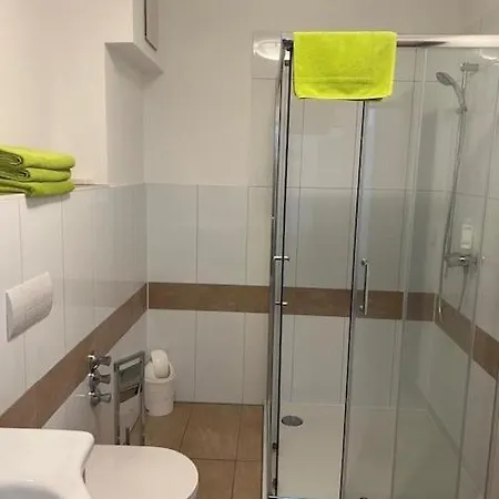 Mit 1 Schlafzimmer Hi-1 *