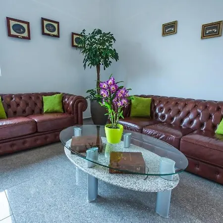 Apartment Mit 1 Schlafzimmer Hi-1 Hilden